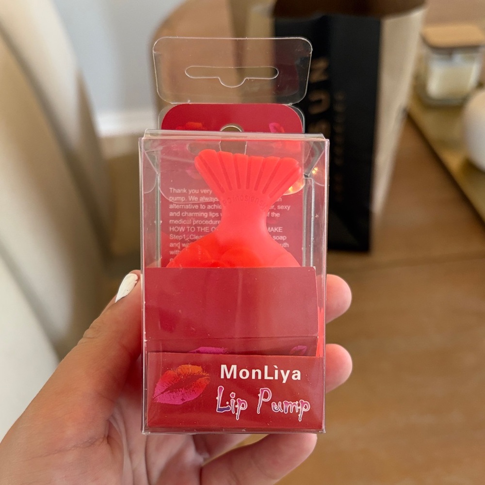 Lip Pump - Vibrant Red